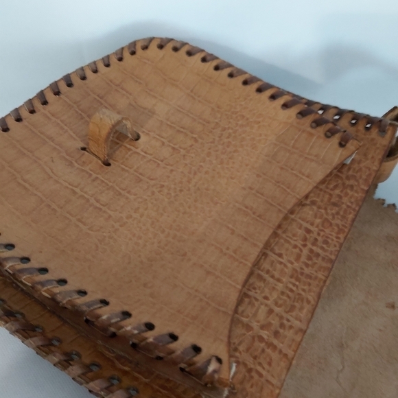 𝅺Vintage hand tooled leather bag hand crafted crossbody purse - Picture 8 of 13